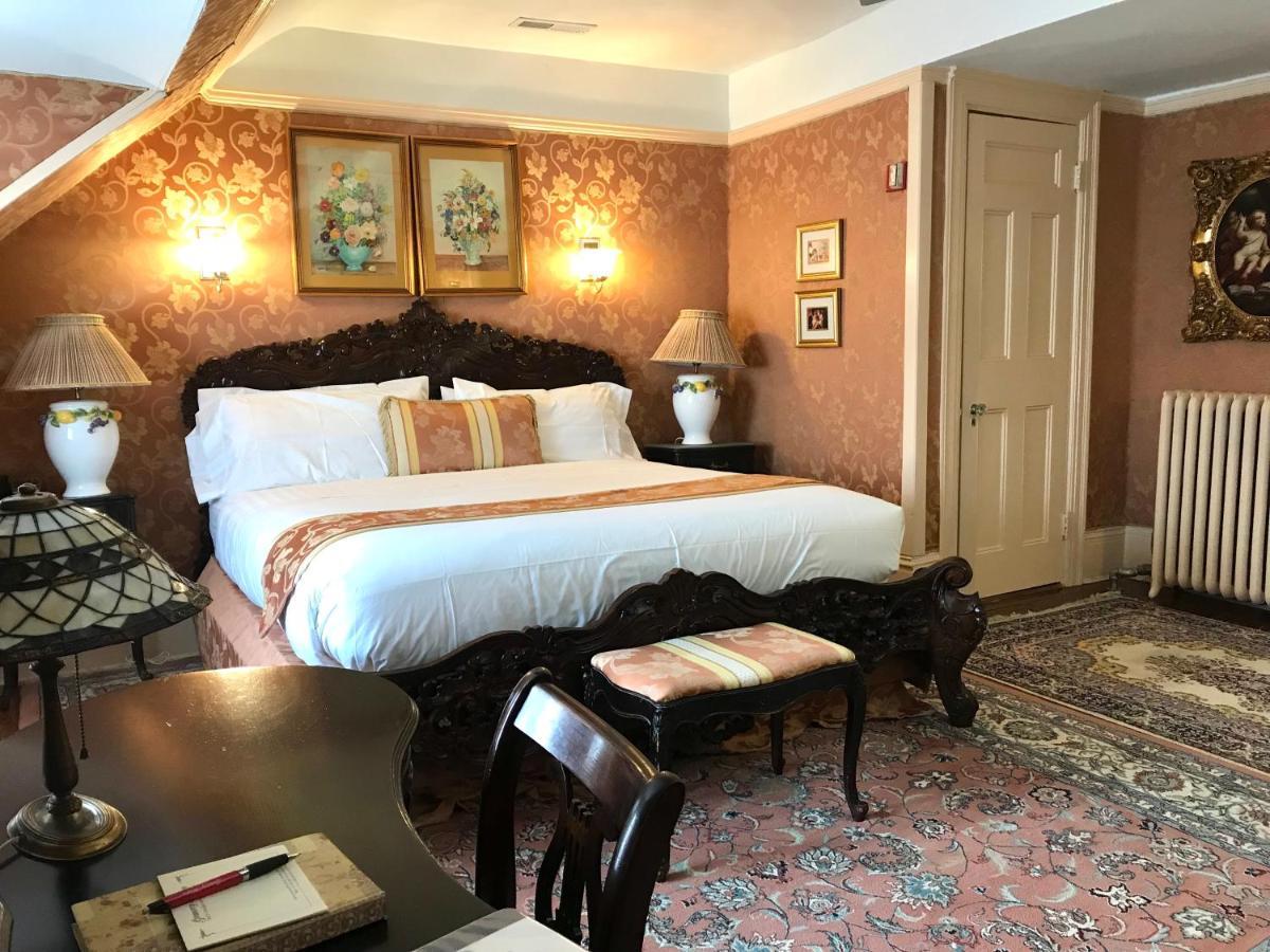 Gramercy Mansion Bed & Breakfast Stevenson Room photo